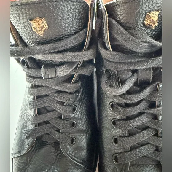 Gucci Black Leather Sneakers with Tiger Embroidery - Picture 6 of 14